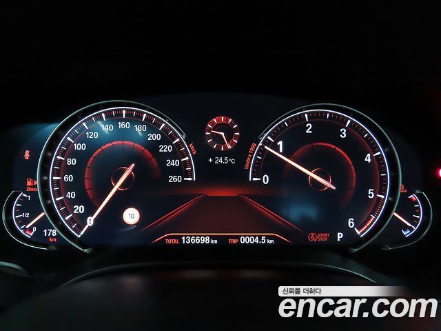 BMW 5 Series (G30) 520d xDrive Luxury Plus 2018 — фото 8