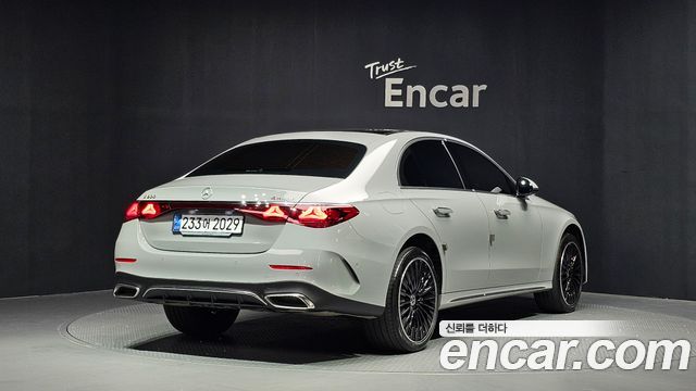 Mercedes-Benz E-Class (W214) E300 4MATIC AMG Line Premiere Special 2024 — фото 2