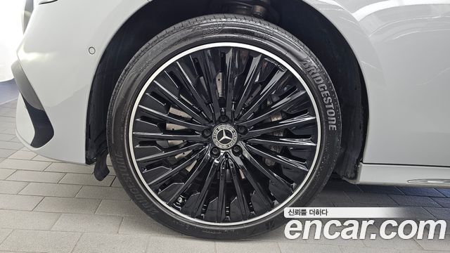 Mercedes-Benz E-Class (W214) E300 4MATIC AMG Line Premiere Special 2024 — фото 5