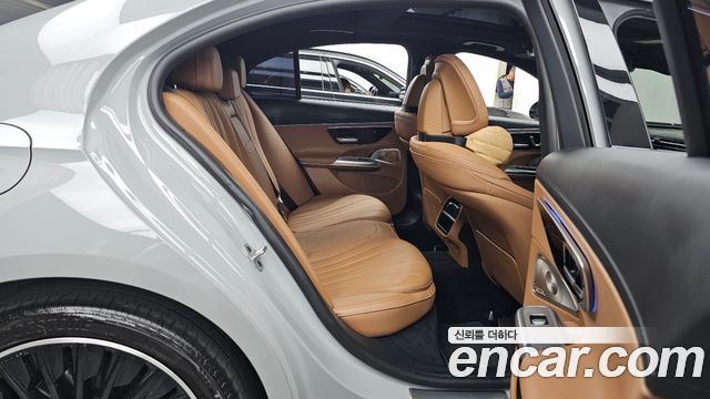 Mercedes-Benz E-Class (W214) E300 4MATIC AMG Line Premiere Special 2024 — фото 12