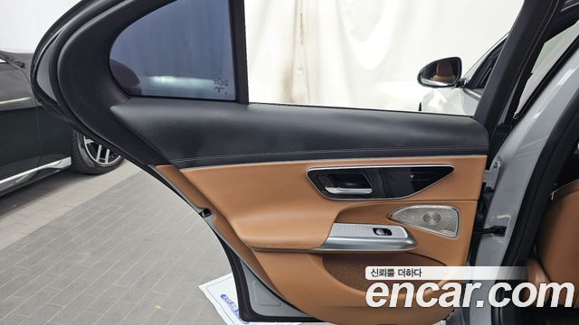 Mercedes-Benz E-Class (W214) E300 4MATIC AMG Line Premiere Special 2024 — фото 25