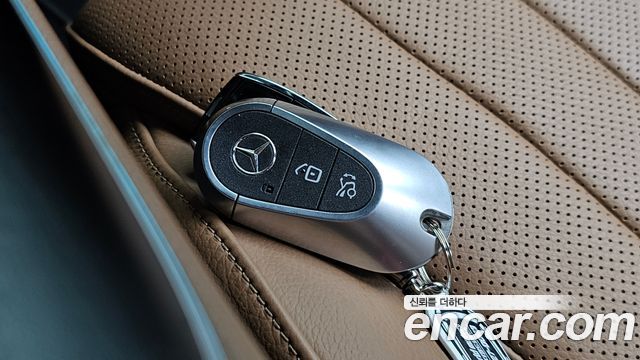 Mercedes-Benz E-Class (W214) E300 4MATIC AMG Line Premiere Special 2024 — фото 27