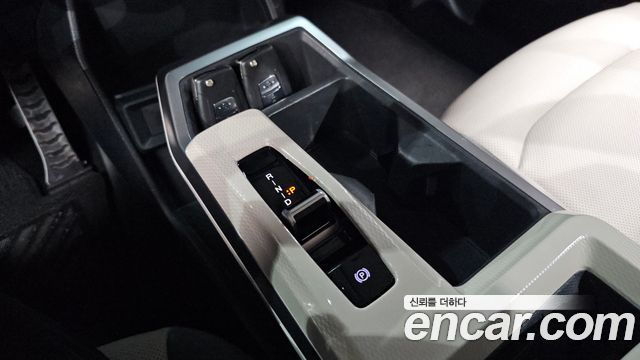 KG Mobility (SsangYong) Torres EVX E7 2024 — фото 9