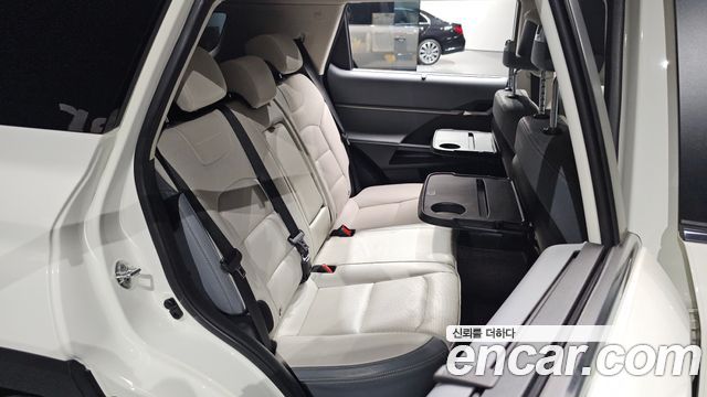 KG Mobility (SsangYong) Torres EVX E7 2024 — фото 11