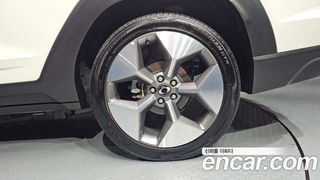 KG Mobility (SsangYong) Torres EVX E7 2024 — фото 21