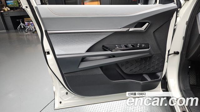 KG Mobility (SsangYong) Torres EVX E7 2024 — фото 24