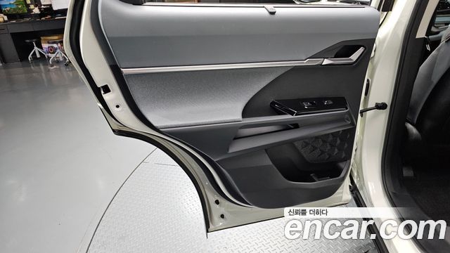 KG Mobility (SsangYong) Torres EVX E7 2024 — фото 25