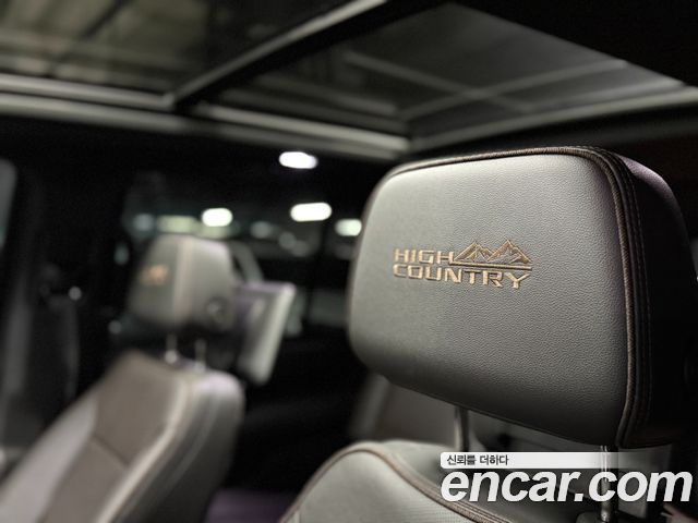Chevrolet Tahoe 6.2 High Country 4WD 2023 — фото 17