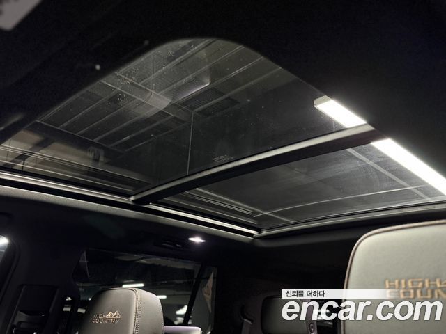 Chevrolet Tahoe 6.2 High Country 4WD 2023 — фото 18