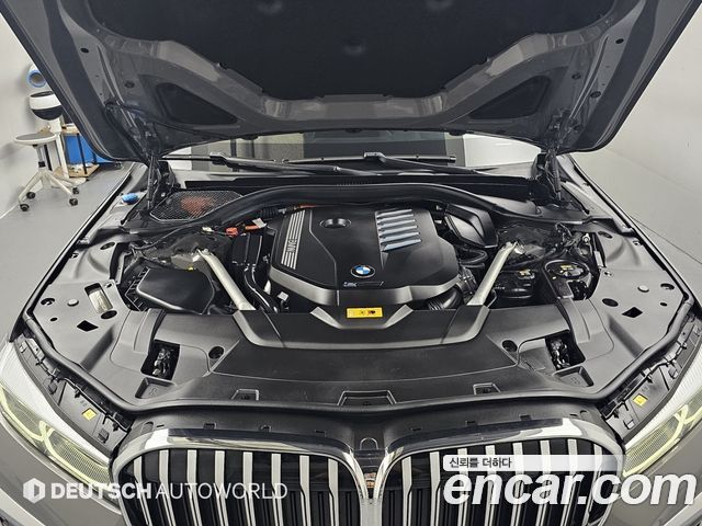 BMW 7 Series (G11) 745Le iPerformance M Sport 2021 — фото 6