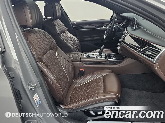 BMW 7 Series (G11) 745Le iPerformance M Sport 2021 — фото 10