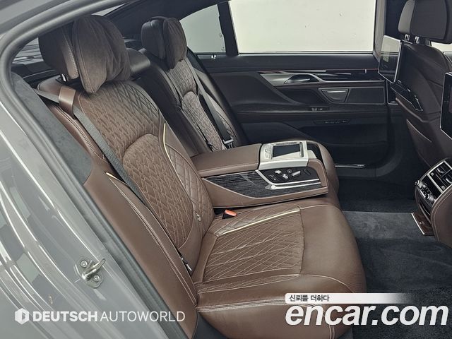 BMW 7 Series (G11) 745Le iPerformance M Sport 2021 — фото 16