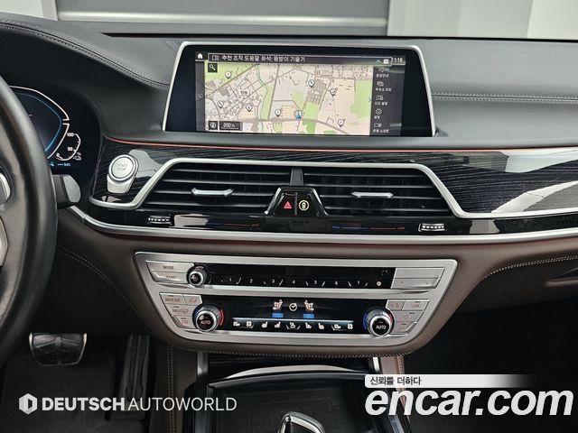 BMW 7 Series (G11) 745Le iPerformance M Sport 2021 — фото 18