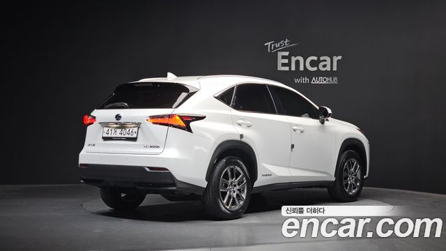 Lexus NX300h Supreme 2017 — фото 2