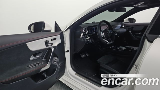 Mercedes-Benz CLA-Class (C118) CLA250 4MATIC 2023 — фото 10