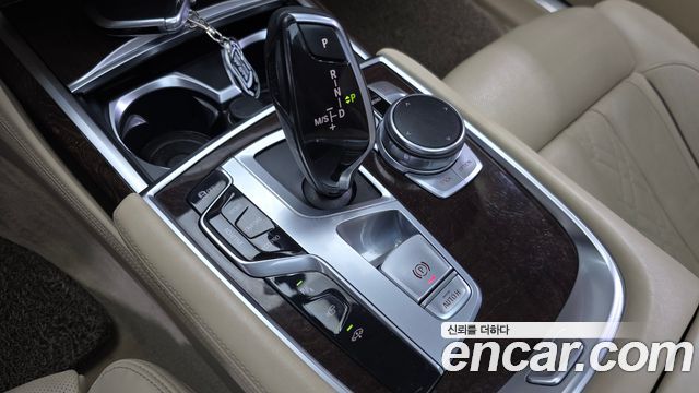 BMW 7 Series (G11) 750Li xDrive 2016 — фото 9