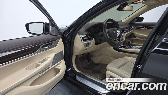 BMW 7 Series (G11) 750Li xDrive 2016 — фото 10