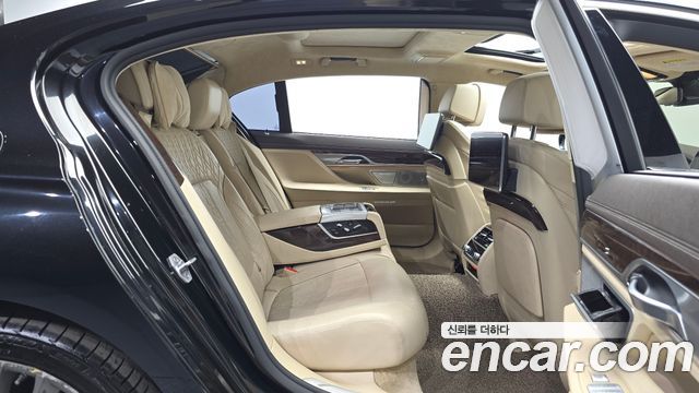 BMW 7 Series (G11) 750Li xDrive 2016 — фото 12