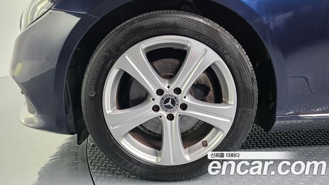 Mercedes-Benz E-Class (W213) E200 Avantgarde 2018 — фото 5
