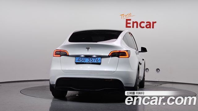 Tesla Model Y RWD 2024 — фото 4