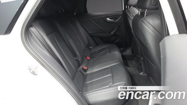 Audi Q2 35 TDI Premium 2023 — фото 16