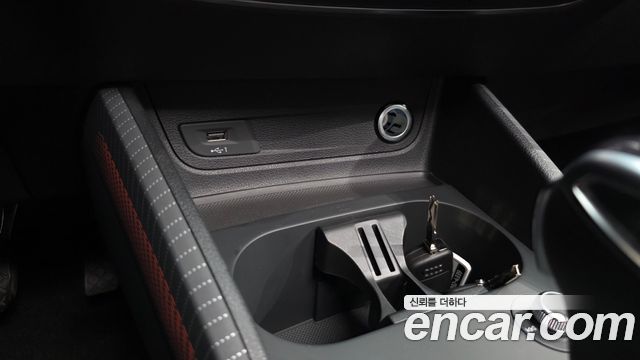 Audi Q2 35 TDI Premium 2023 — фото 38