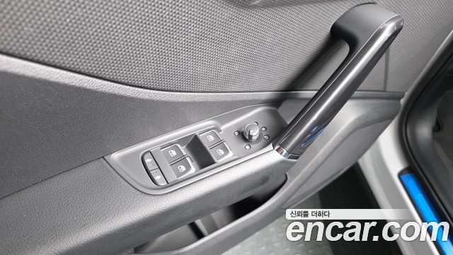 Audi Q2 35 TDI Premium 2023 — фото 44