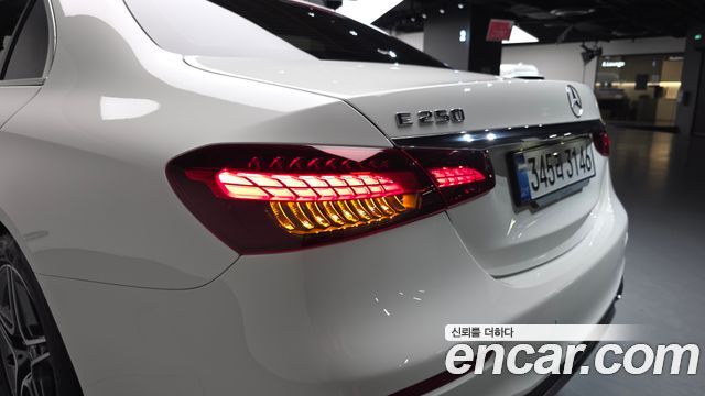 Mercedes-Benz E-Class (W213) E250 AMG Line 2023 — фото 23