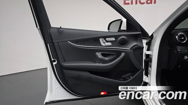 Mercedes-Benz E-Class (W213) E250 AMG Line 2023 — фото 24