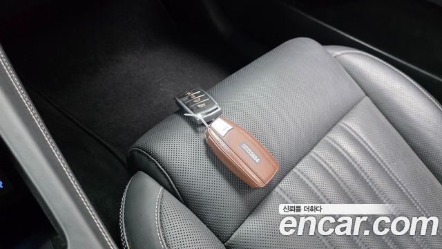 Genesis G90 3.8 AWD Luxury 2019 — фото 27