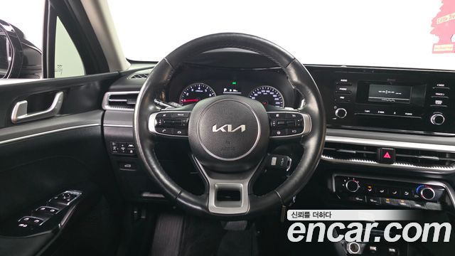 Kia K5 (III) 2.0 Trendy 2023 — фото 17