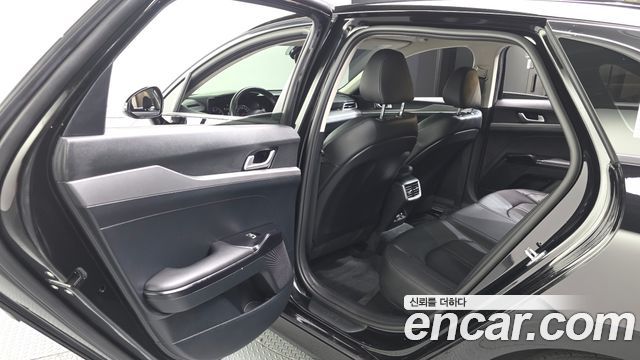 Kia K5 (III) 2.0 Trendy 2023 — фото 32