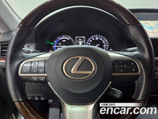Lexus ES300h Supreme XV60 2016 — фото 15