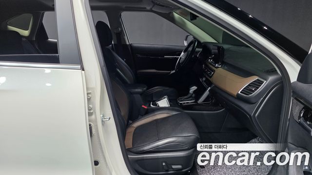 Kia Seltos Gasoline 1.6 Turbo 2WD Signature 2023 — фото 15