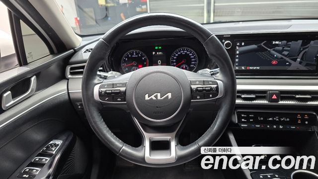 Kia K5 (III) 2.0 Trendy 2022 — фото 13