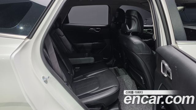 Kia Sportage (V) Diesel 2.0 2WD Signature 2023 — фото 12
