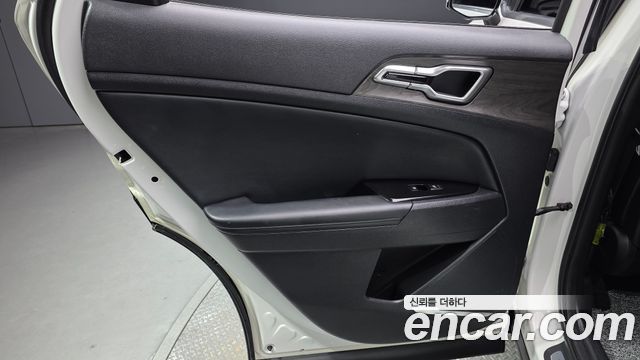 Kia Sportage (V) Diesel 2.0 2WD Signature 2023 — фото 25