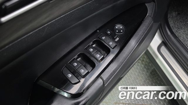 Kia Sportage (V) Diesel 2.0 2WD Signature 2023 — фото 28