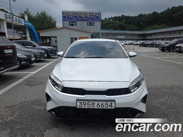 Kia K3 (II) 1.6 Prestige 2023 — фото 1