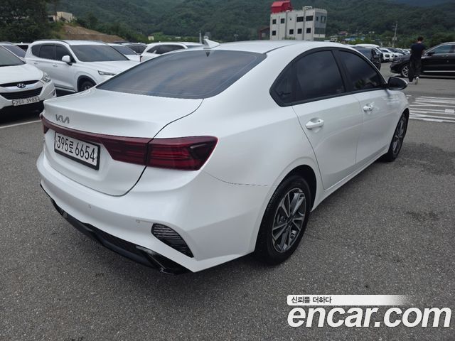 Kia K3 (II) 1.6 Prestige 2023 — фото 2