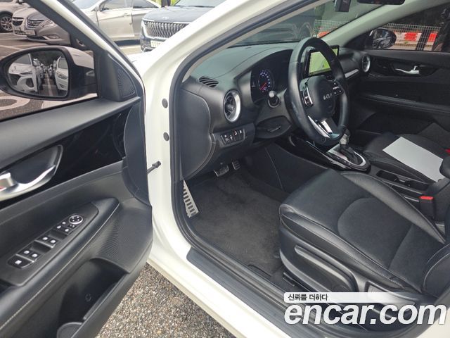 Kia K3 (II) 1.6 Prestige 2023 — фото 10