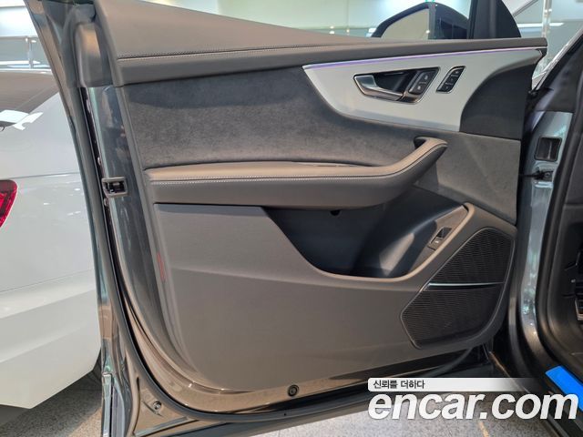 Audi Q8 (4M) 55 TFSI Quattro Premium 2023 — фото 15