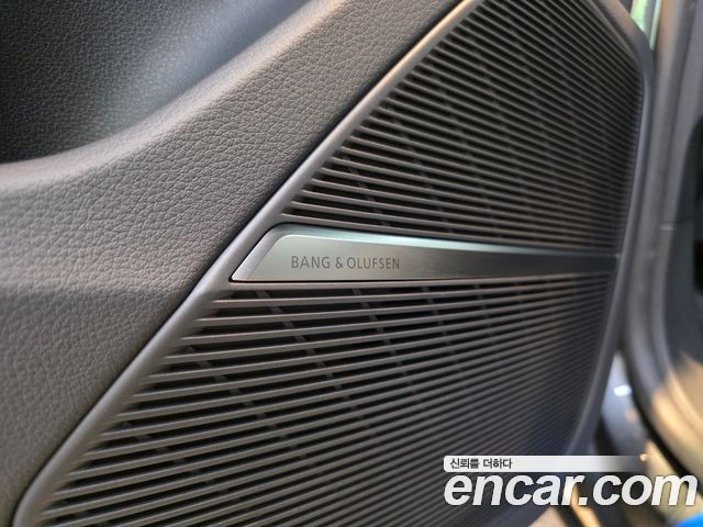 Audi Q8 (4M) 55 TFSI Quattro Premium 2023 — фото 19