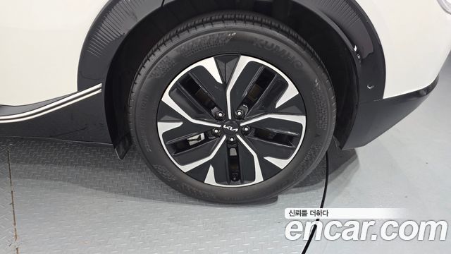Kia EV6 Long Range Earth 2023 — фото 21