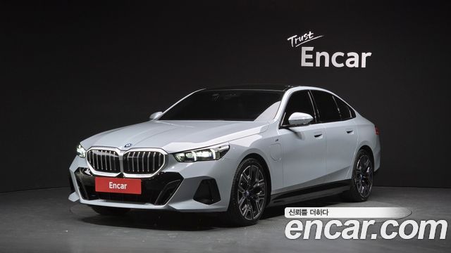 BMW 5 Series (G60) 530e M Sport 2024 — фото 1