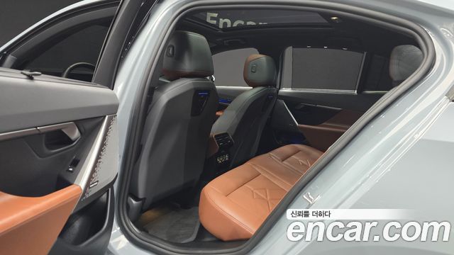BMW 5 Series (G60) 530e M Sport 2024 — фото 11