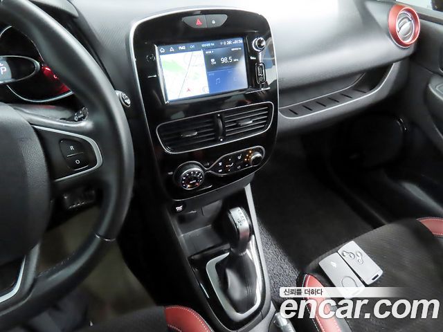 Renault Korea Clio Intens 2018 — фото 15