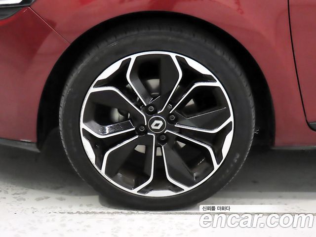 Renault Korea Clio Intens 2018 — фото 24