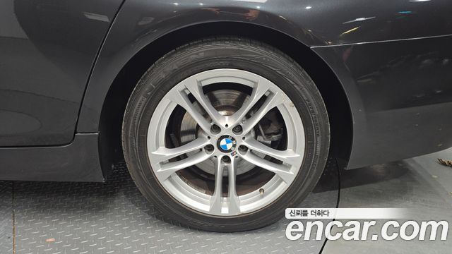 BMW 5 Series (F10) 528i 2012 — фото 21
