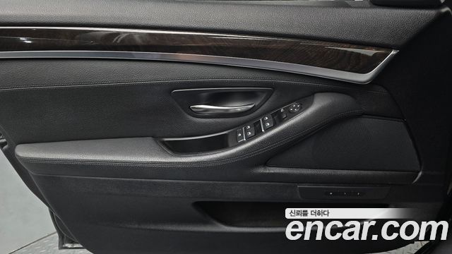 BMW 5 Series (F10) 528i 2012 — фото 24